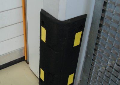 Bouclier blindé pour angle
